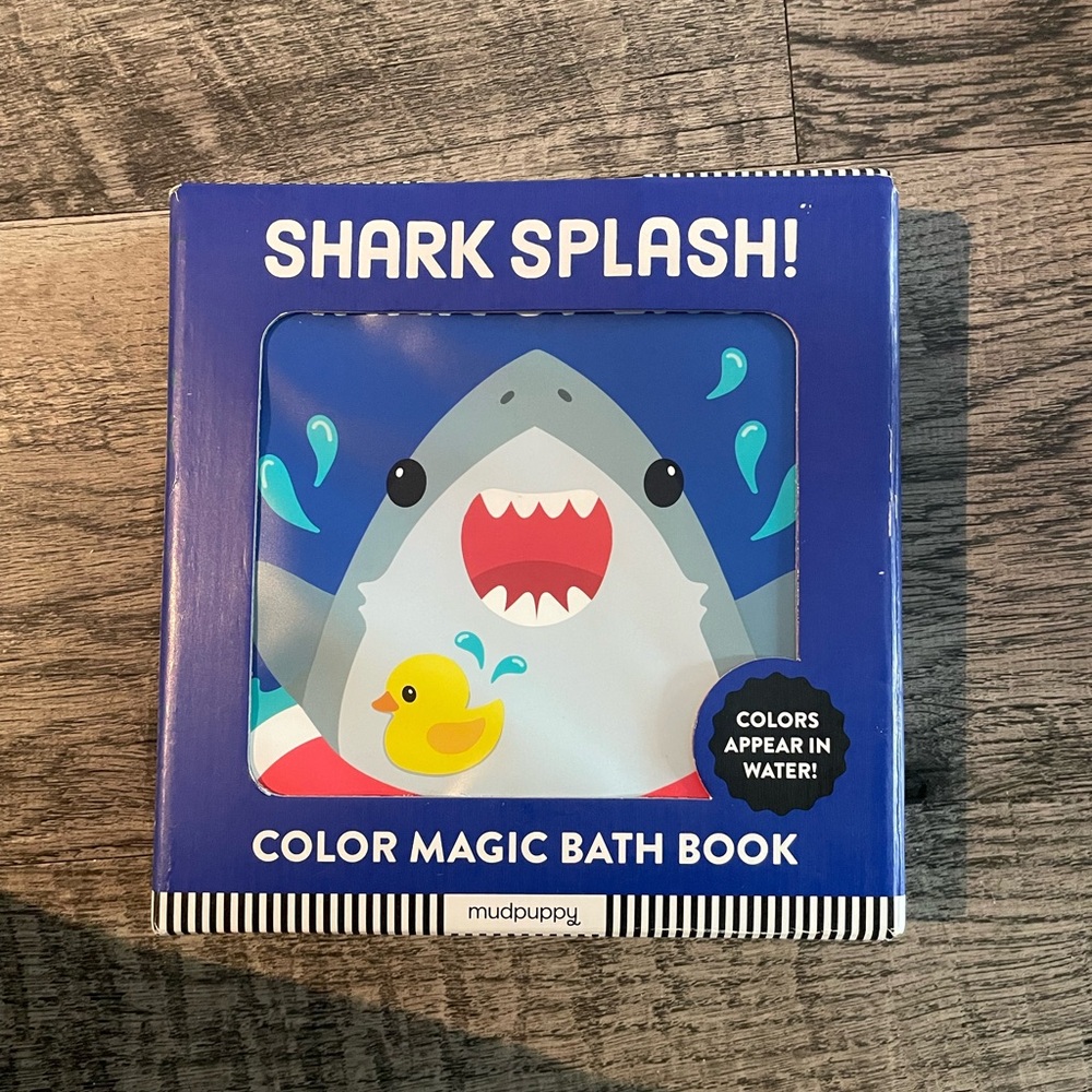 5/$15 | NWT Mudpuppy Shark Splash! Color Magic Bath Book